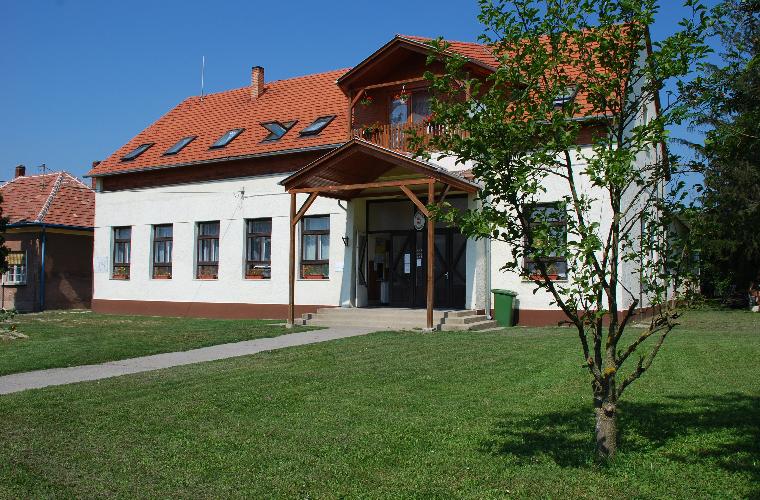 Művelődési ház épülete, Gersekarát, Honvéd u. 2. Művelődési ház épülete, Gersekarát, Honvéd u. 2.